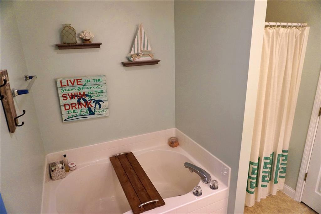 6089 Prairie Stream Way Columbus, IN 47203 - Photo 26 of 33 Gallery Image 26