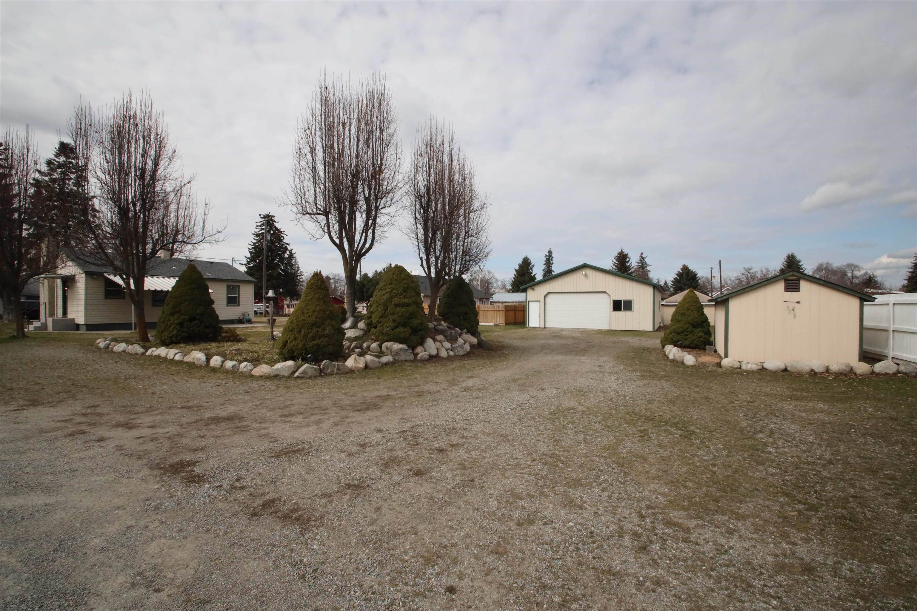 621 South Custer Road Spokane, WA 99212 - Photo 3 of 43