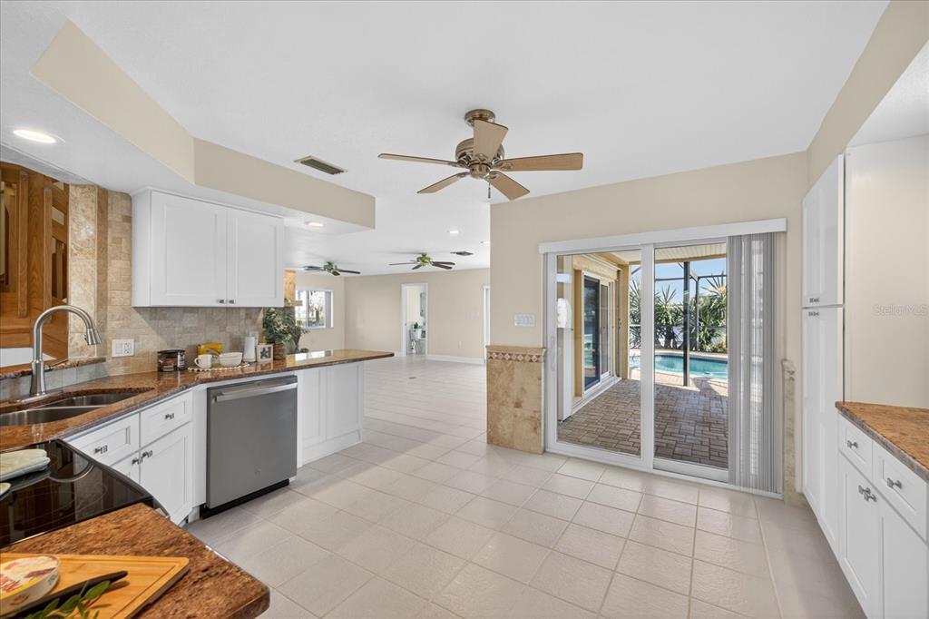 3640 Harborview Court New Port Richey, FL 34652 - Photo 18 of 95