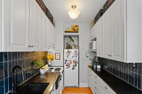 $195,000 | 70 Sheridan Drive Northeast, Unit 12, Atlanta, GA 30305