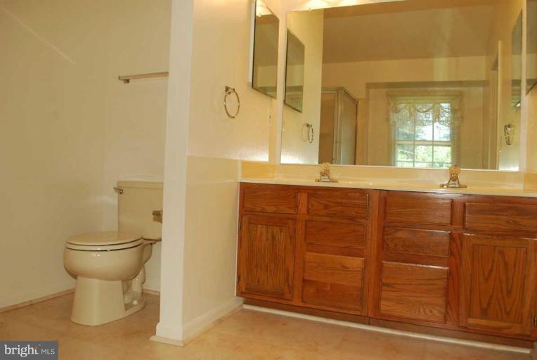 6506 Hubbardton Way Springfield, VA 22150 - Photo 9 of 14 Master Bath