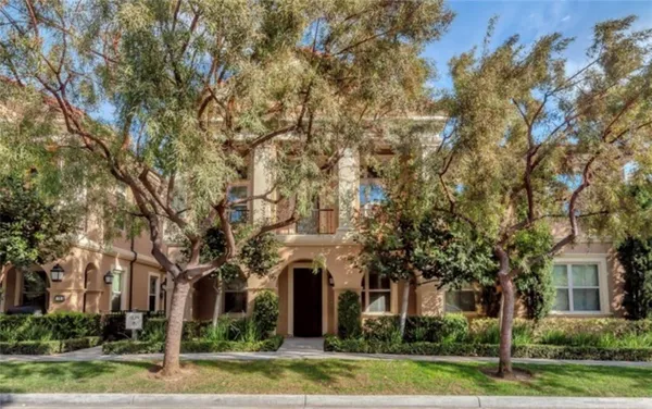 $3,500 | 76 Mayfair, Irvine, CA 92620