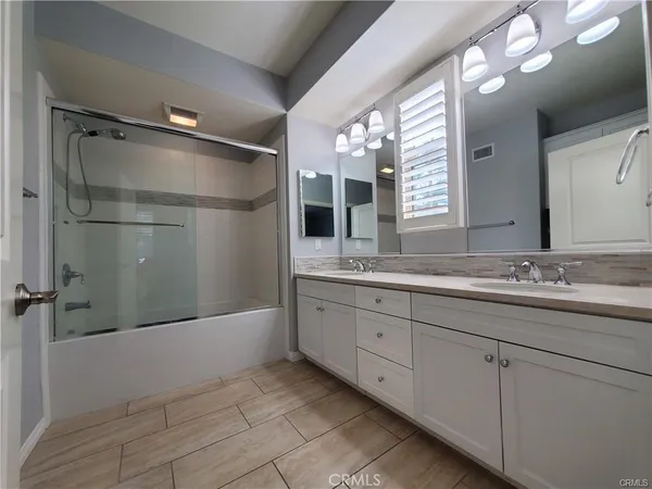 $3,500 | 76 Mayfair, Irvine, CA 92620