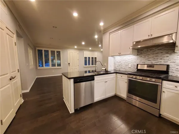 $3,500 | 76 Mayfair, Irvine, CA 92620
