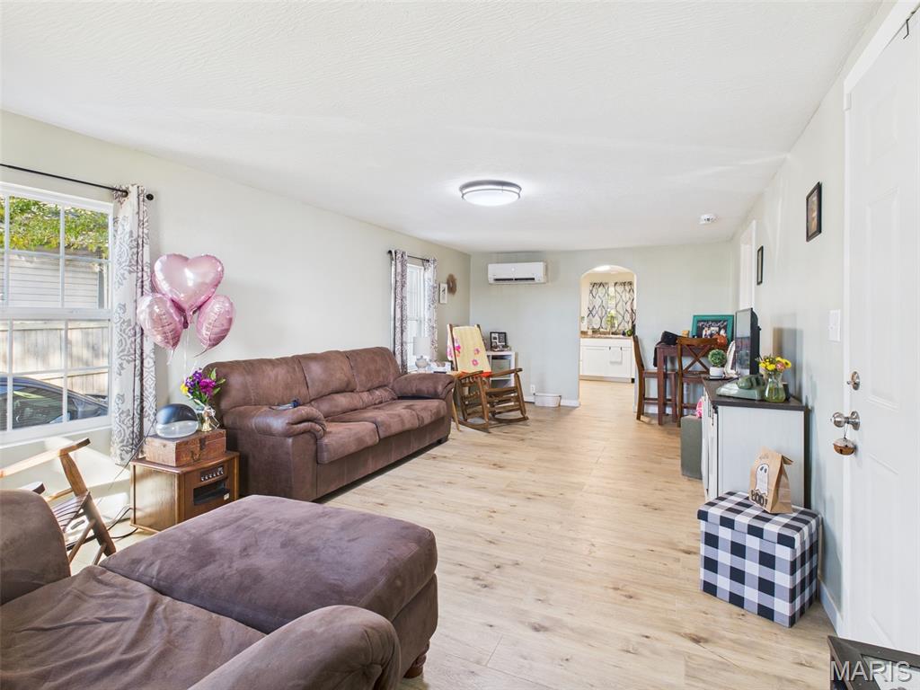 1621 East Chestnut Street Springfield, MO 65802 - Photo 5 of 14