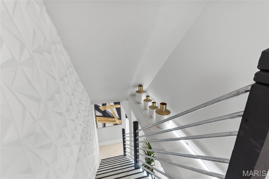 1821 Edwardsville Road Madison, IL 62060 - Photo 4 of 10