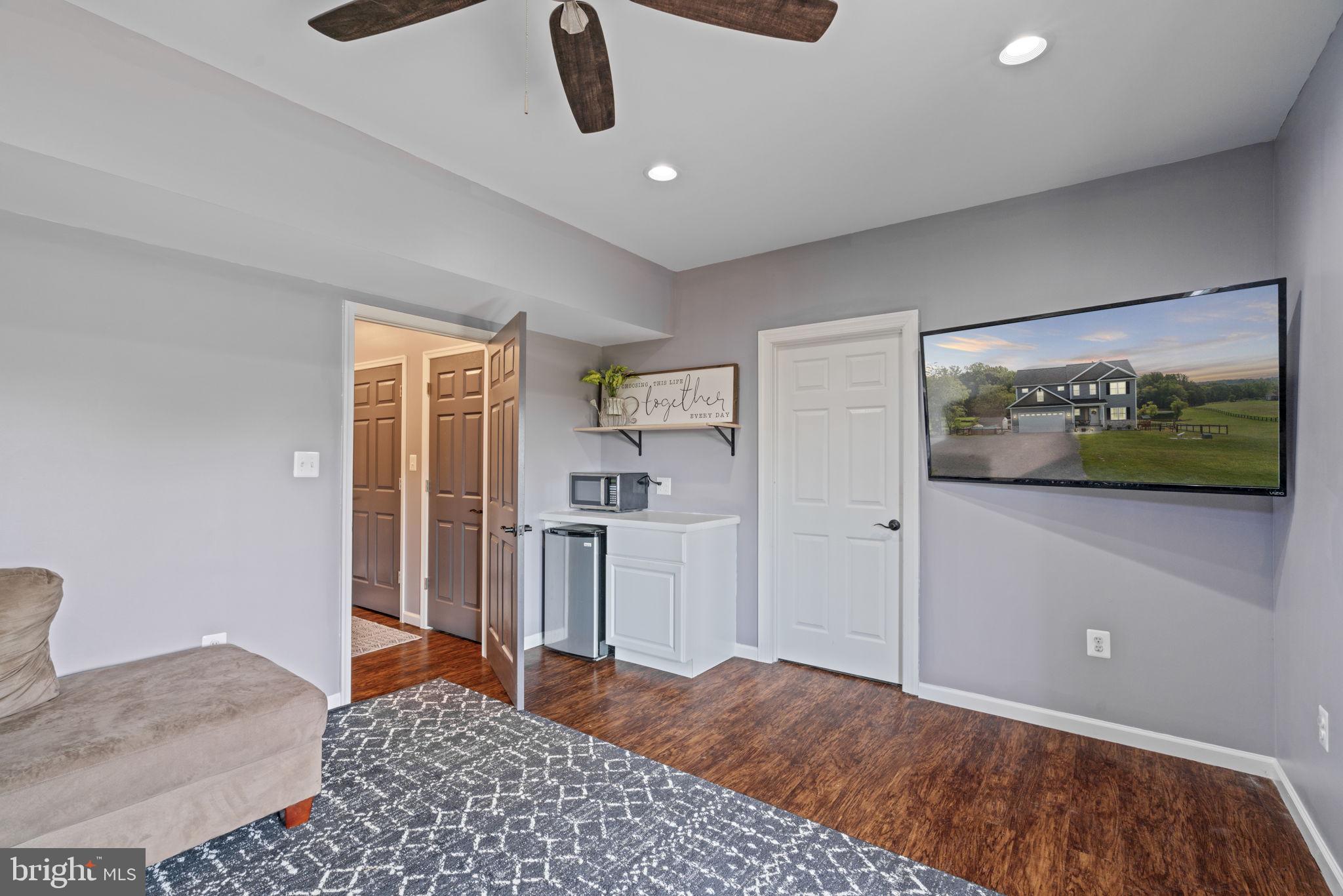 13401 Sillamon Road Goldvein, VA 22720 - Photo 30 of 52 Small bar area for entertaining