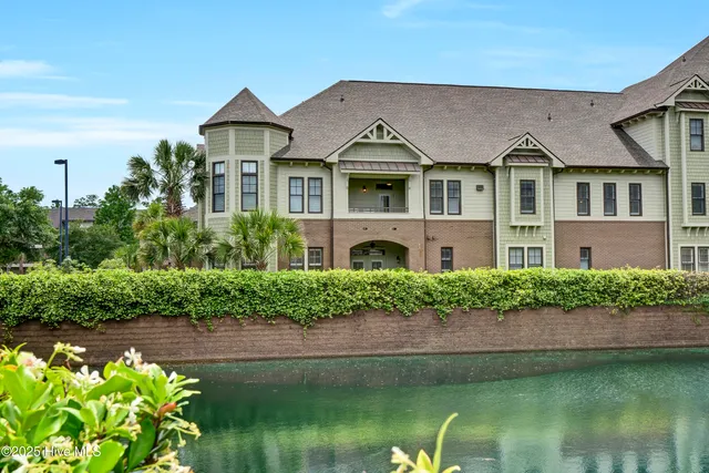 $539,500 | 644 Village Park Drive, Unit 207, Wilmington, NC 28405