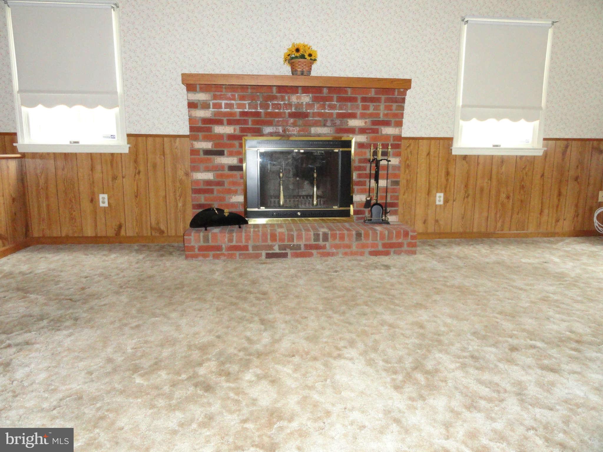 6432 Lochridge Road Columbia, MD 21044 - Photo 6 of 26 Family Room
