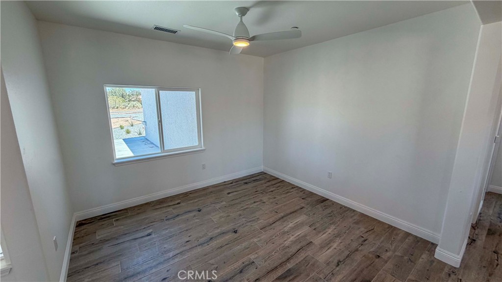 14416 Ricaree Road Apple Valley, CA 92307 - Photo 5 of 32