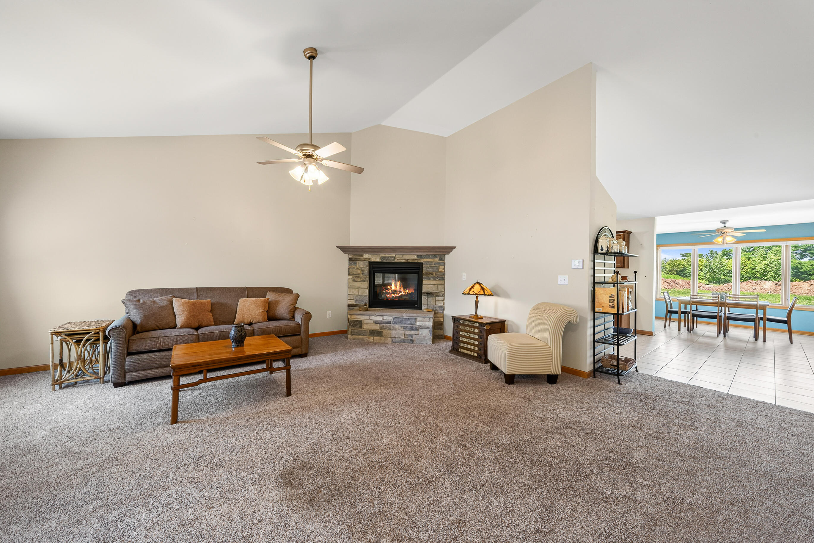 211 Windmill Lane Walworth, WI 53184 - Photo 7 of 50 211 Windmill Ln-19