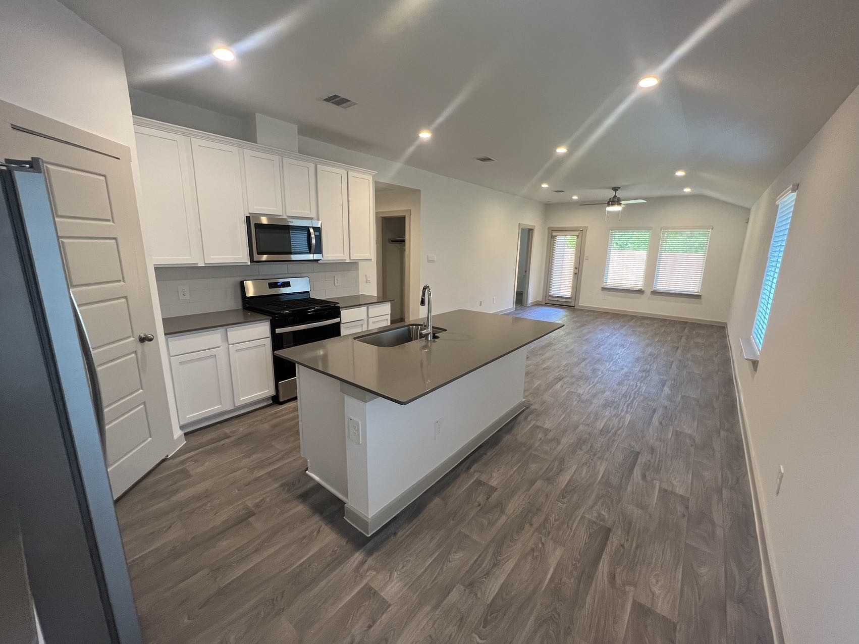 12916 Wempe Way Houston, TX 77047 - Photo 5 of 39