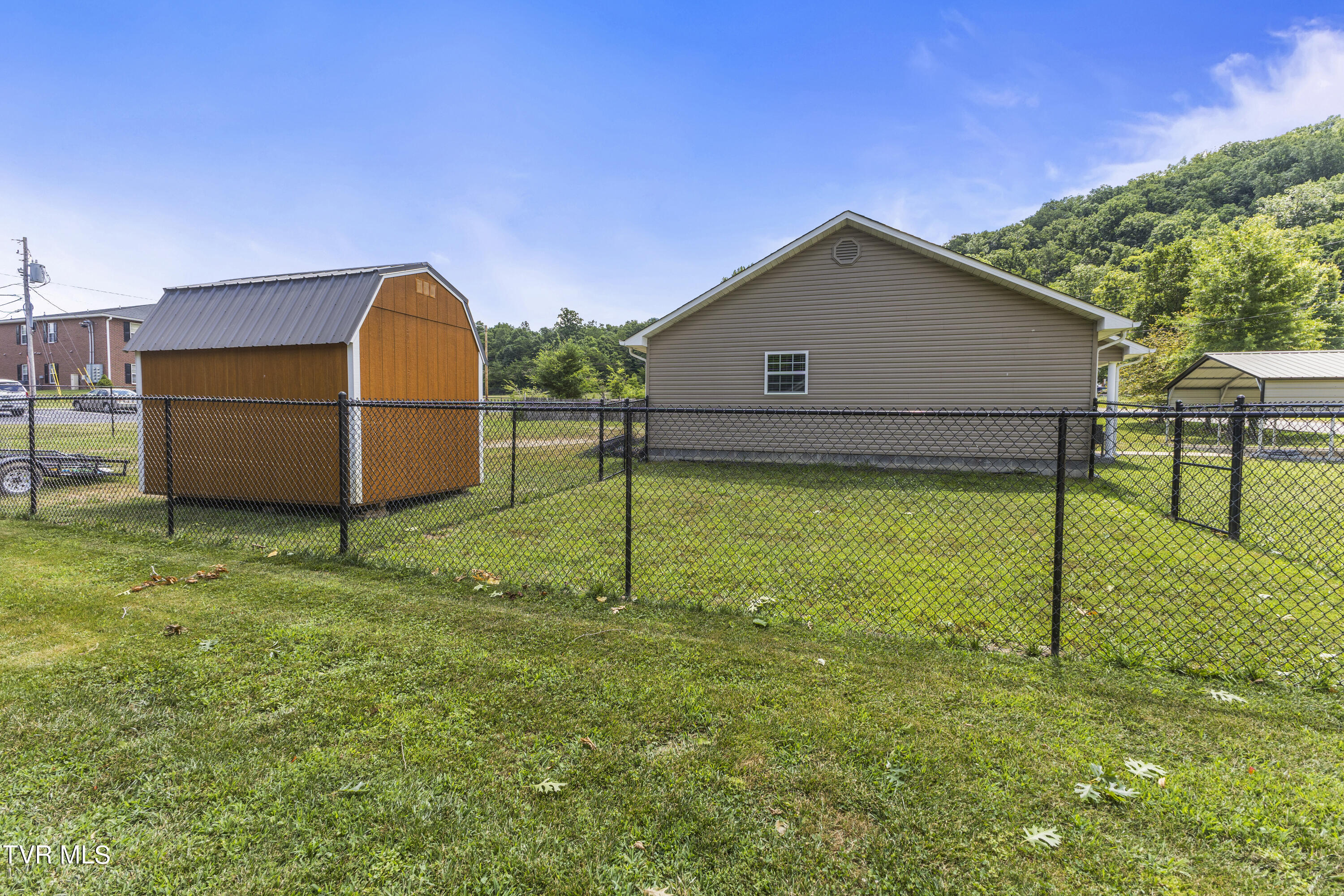 543 Shellbark Road Newport, TN 37821 - Photo 31 of 33 128A6081