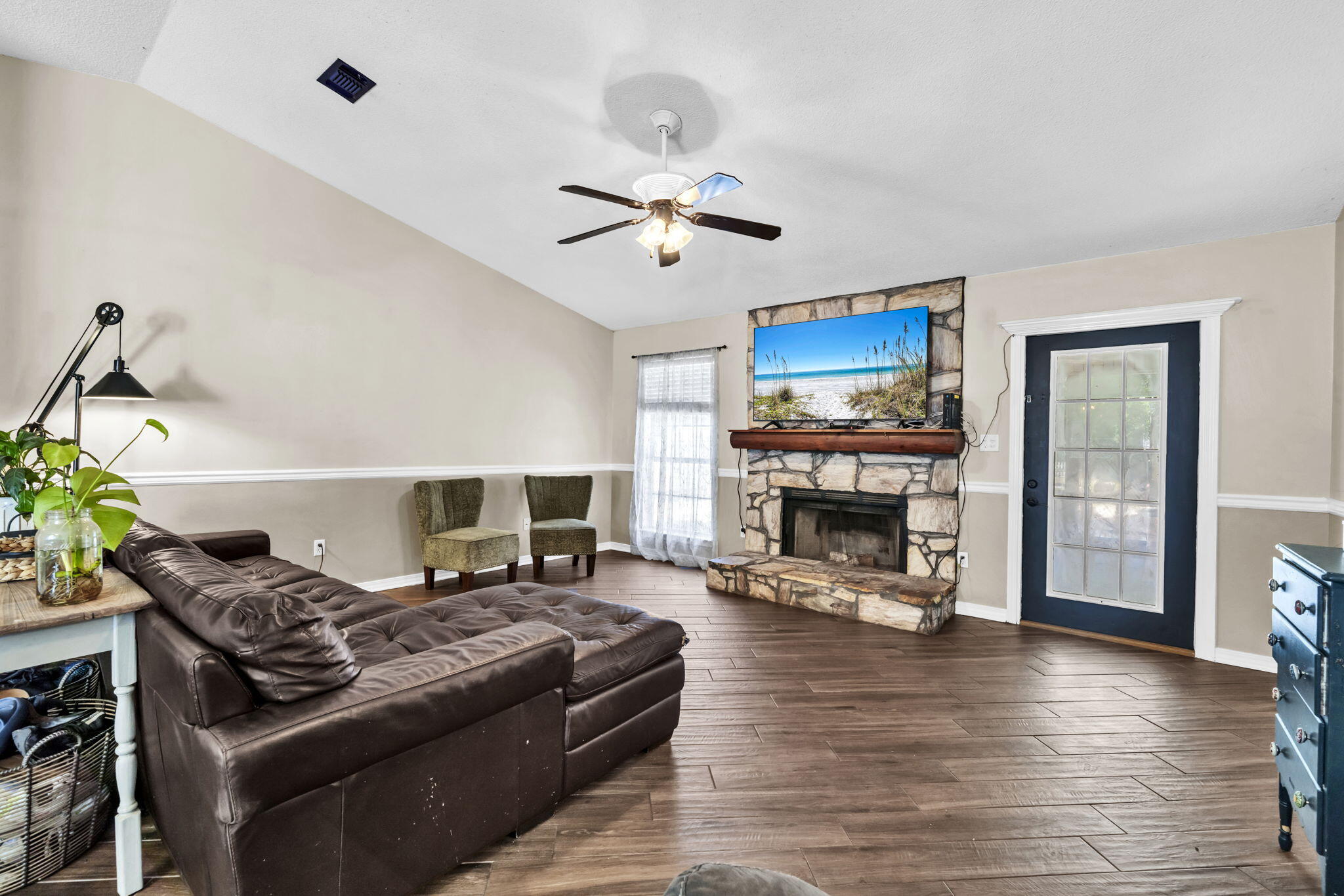 1871 Abercrombie Road Gulf Breeze, FL 32563 - Photo 5 of 32 Living Room