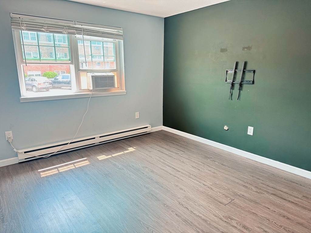 4 Maple Crest Circle, Unit D Holyoke, MA 01040 - Photo 13 of 26