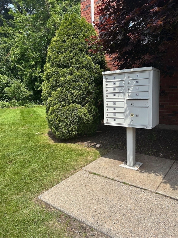 4 Maple Crest Circle, Unit D Holyoke, MA 01040 - Photo 22 of 26