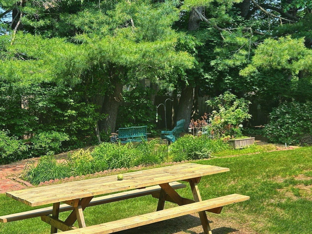 4 Maple Crest Circle, Unit D Holyoke, MA 01040 - Photo 24 of 26