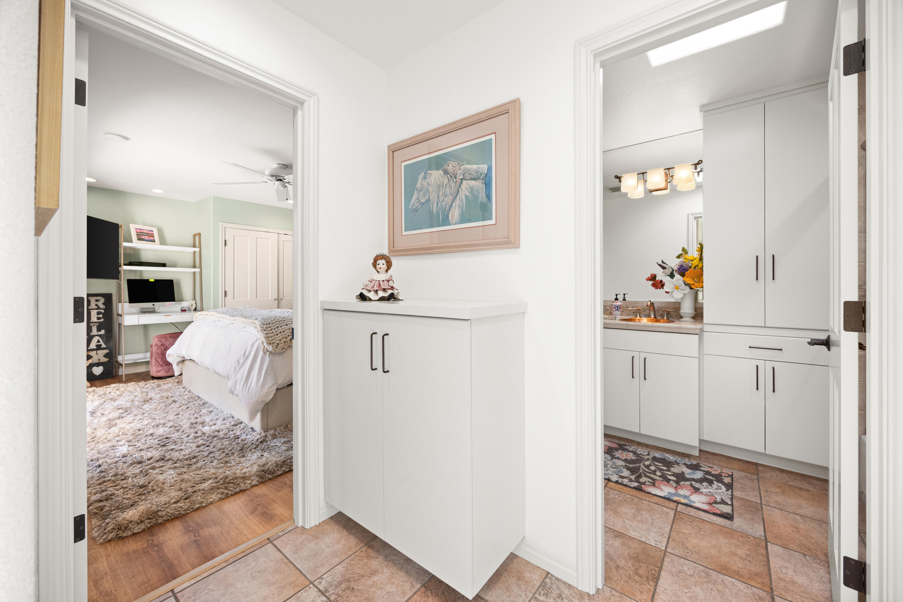 53 Marbella Drive Rancho Mirage, CA 92270 - Photo 21 of 45 a view of living room