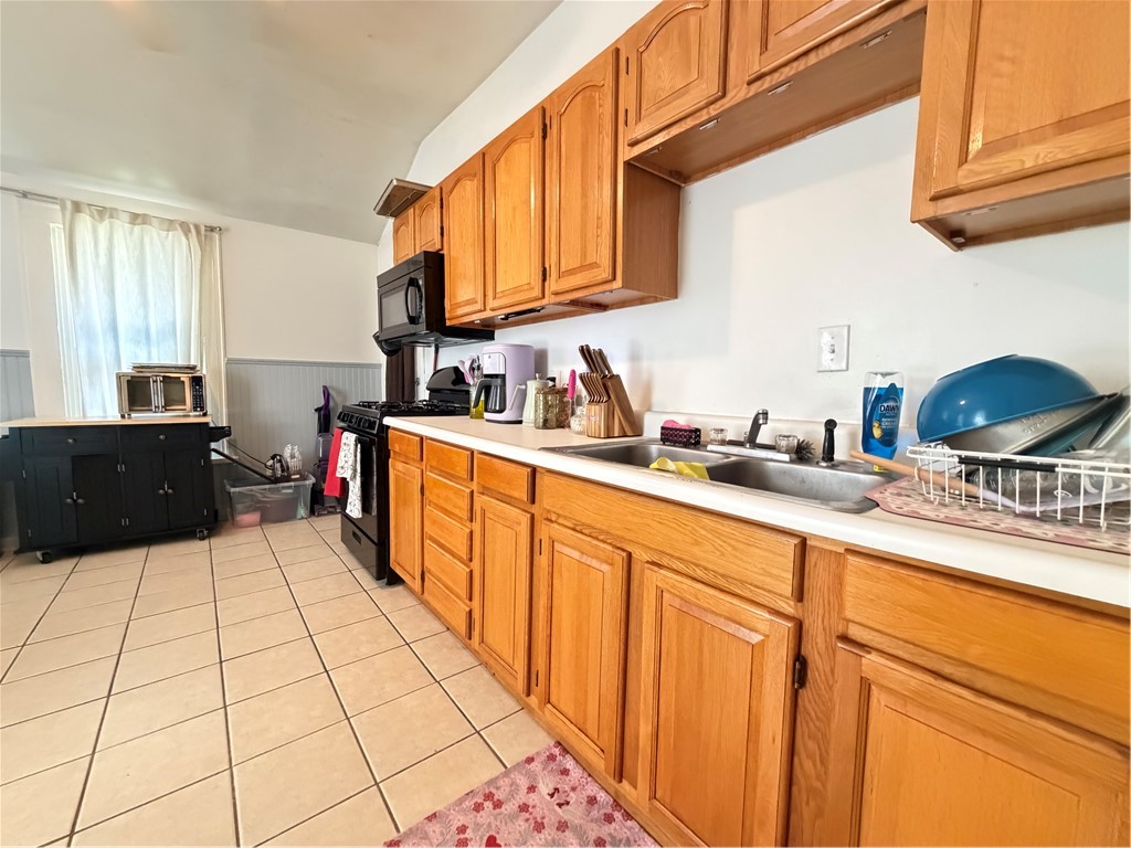 39 Edmonds Street Rochester, NY 14607 - Photo 10 of 25 Downstairs Unit