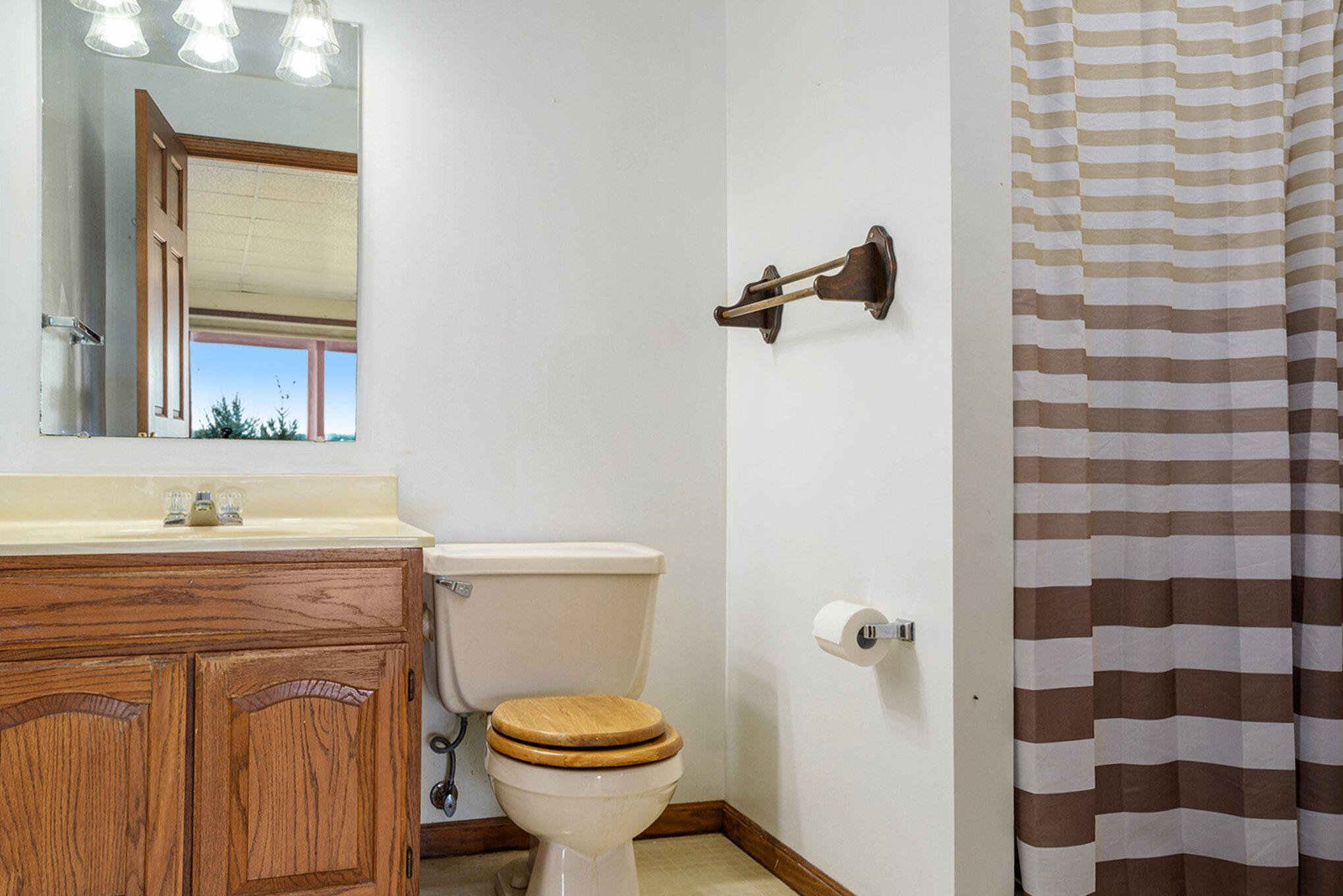 1380 Camp Road Buchanan, MI 49107 - Photo 26 of 38 LL Bath
