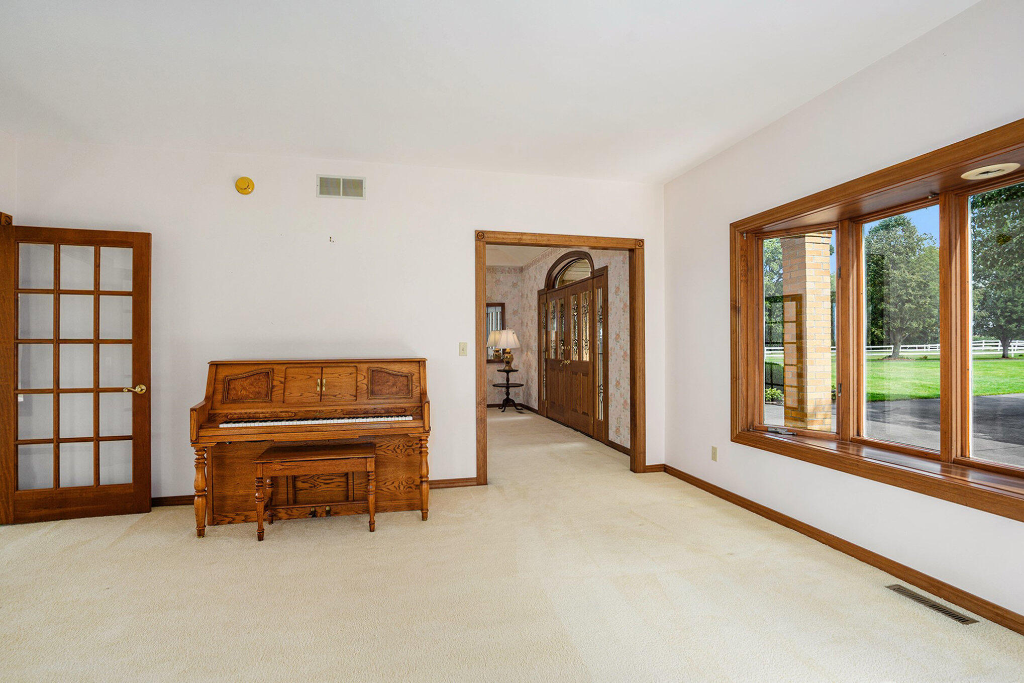 1380 Camp Road Buchanan, MI 49107 - Photo 7 of 38 Living Room