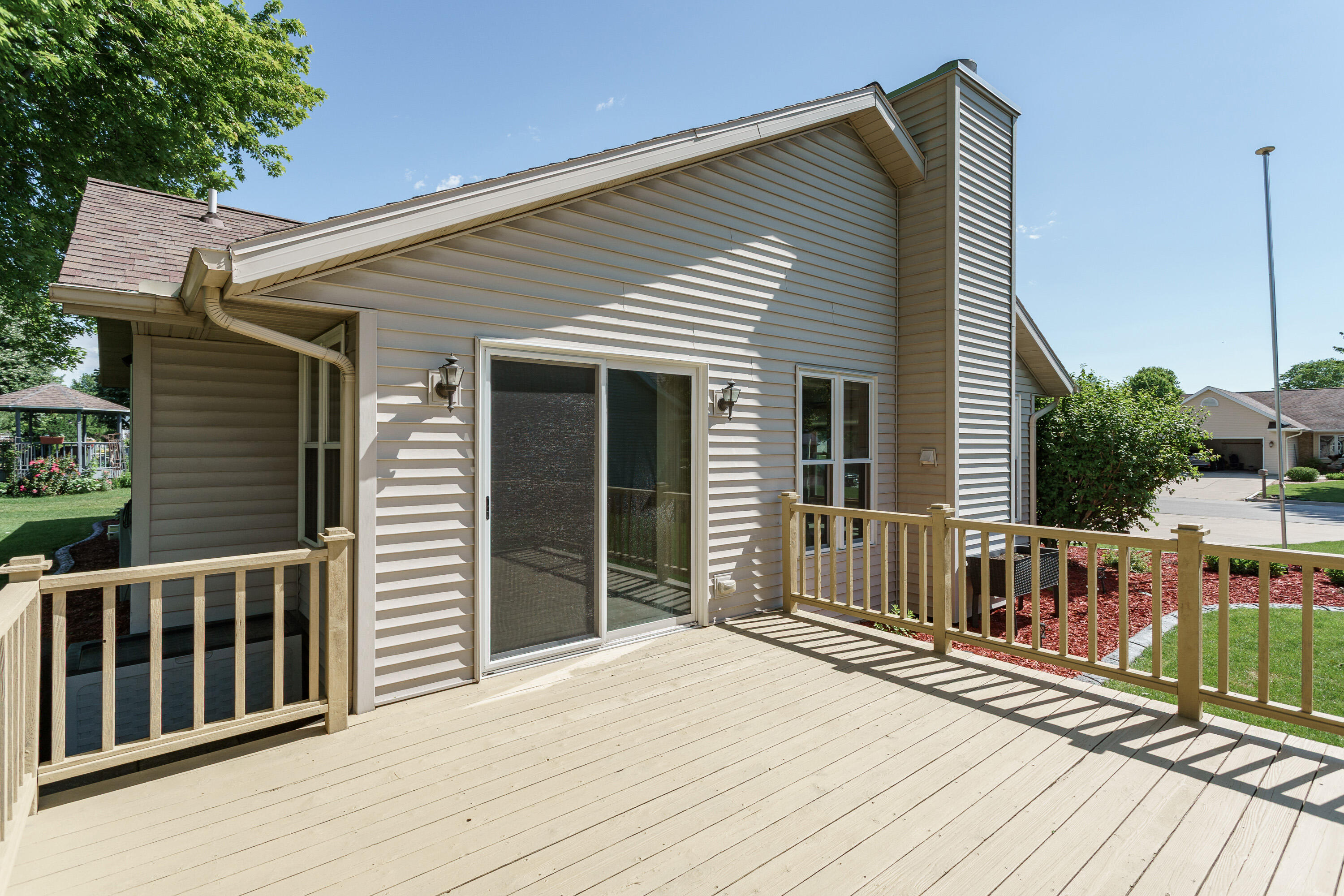 706 Woodbridge Trail Watertown, WI 53094 - Photo 4 of 38 Walk-out to deck