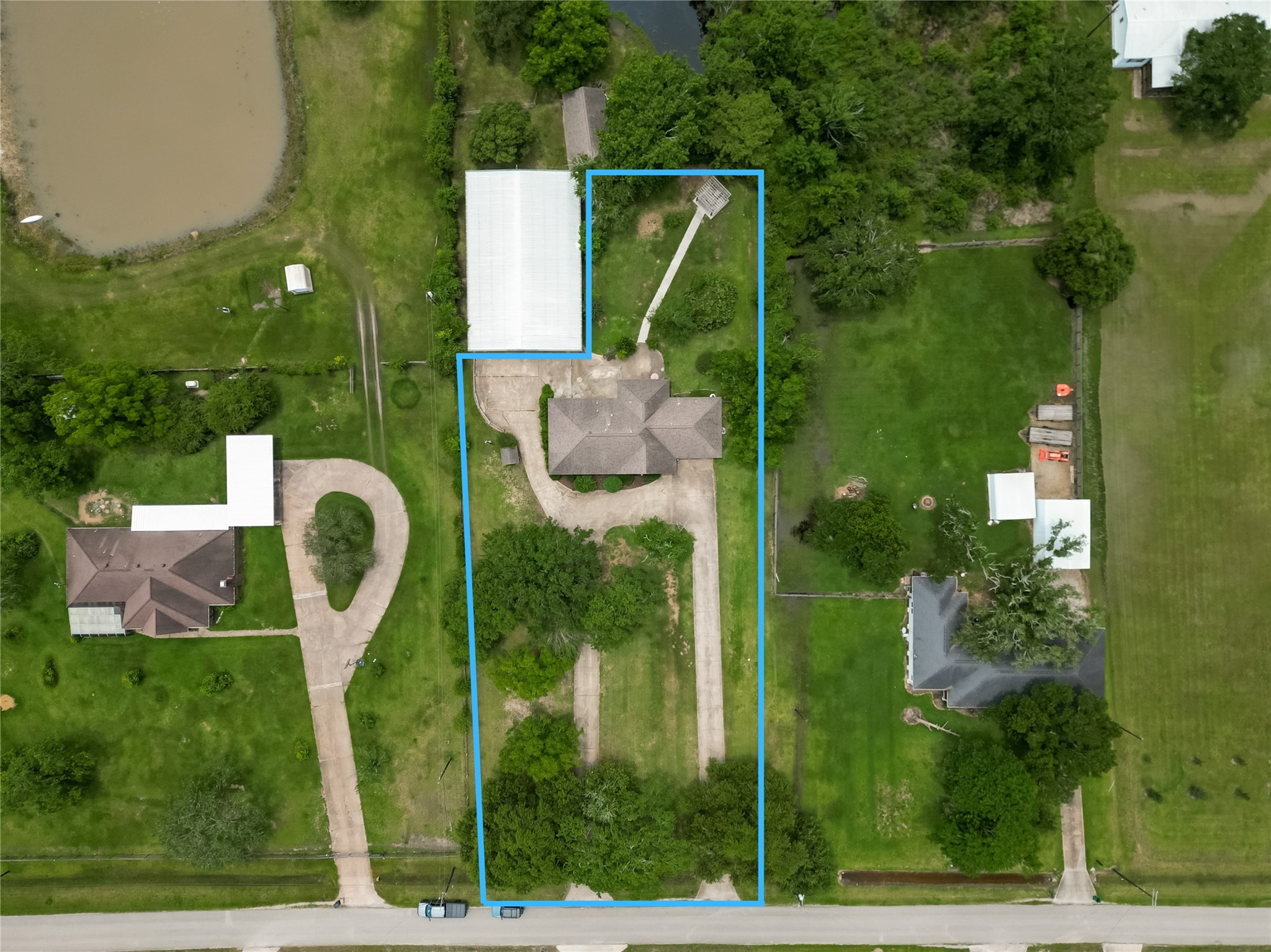 1012 Lilley Road Alvin, TX 77511 - Photo 28 of 29 Back yard is fully gated. Property does not include workshop or Guest House.