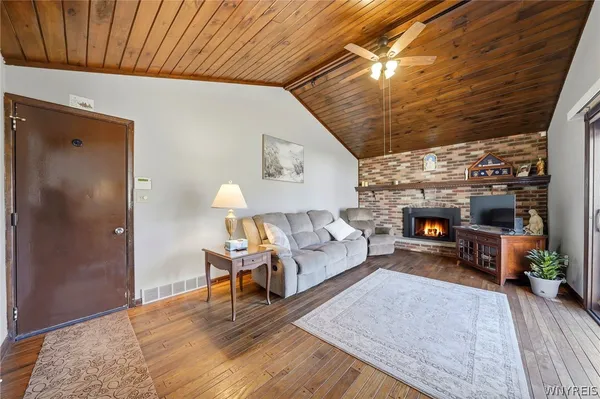 $375,000 | 16 Rolling Hills Drive, Orchard Park, NY 14127