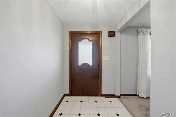 $375,000 | 16 Rolling Hills Drive, Orchard Park, NY 14127