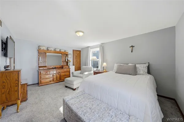 $375,000 | 16 Rolling Hills Drive, Orchard Park, NY 14127