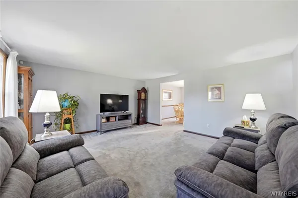 $375,000 | 16 Rolling Hills Drive, Orchard Park, NY 14127