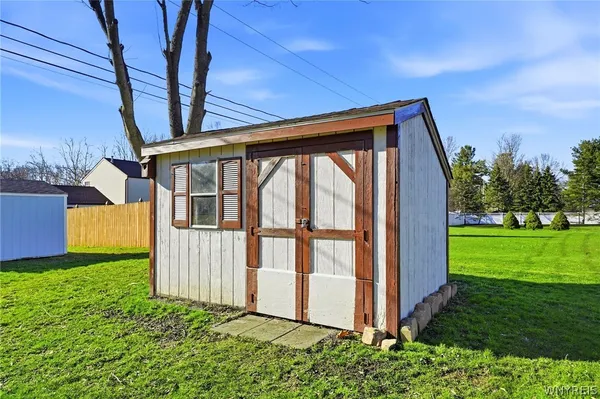 $375,000 | 16 Rolling Hills Drive, Orchard Park, NY 14127
