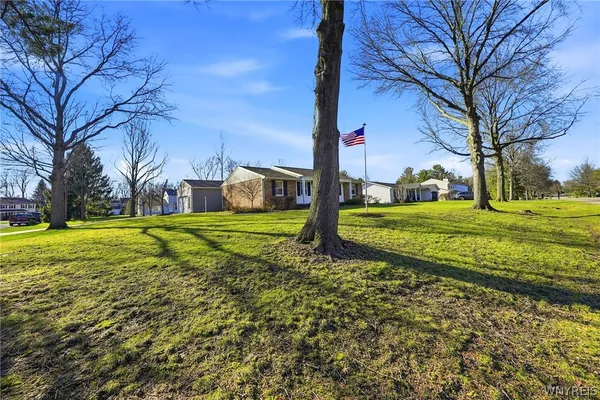 $375,000 | 16 Rolling Hills Drive, Orchard Park, NY 14127