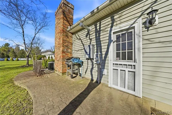 $375,000 | 16 Rolling Hills Drive, Orchard Park, NY 14127