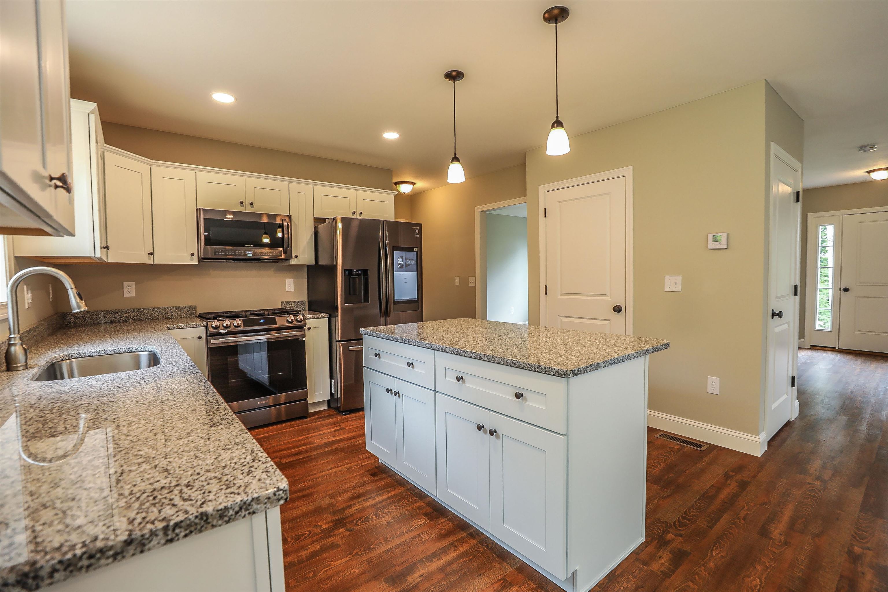 49 Kelmar Drive Rochester, NH 03867 - Photo 3 of 24 Gallery Image 3