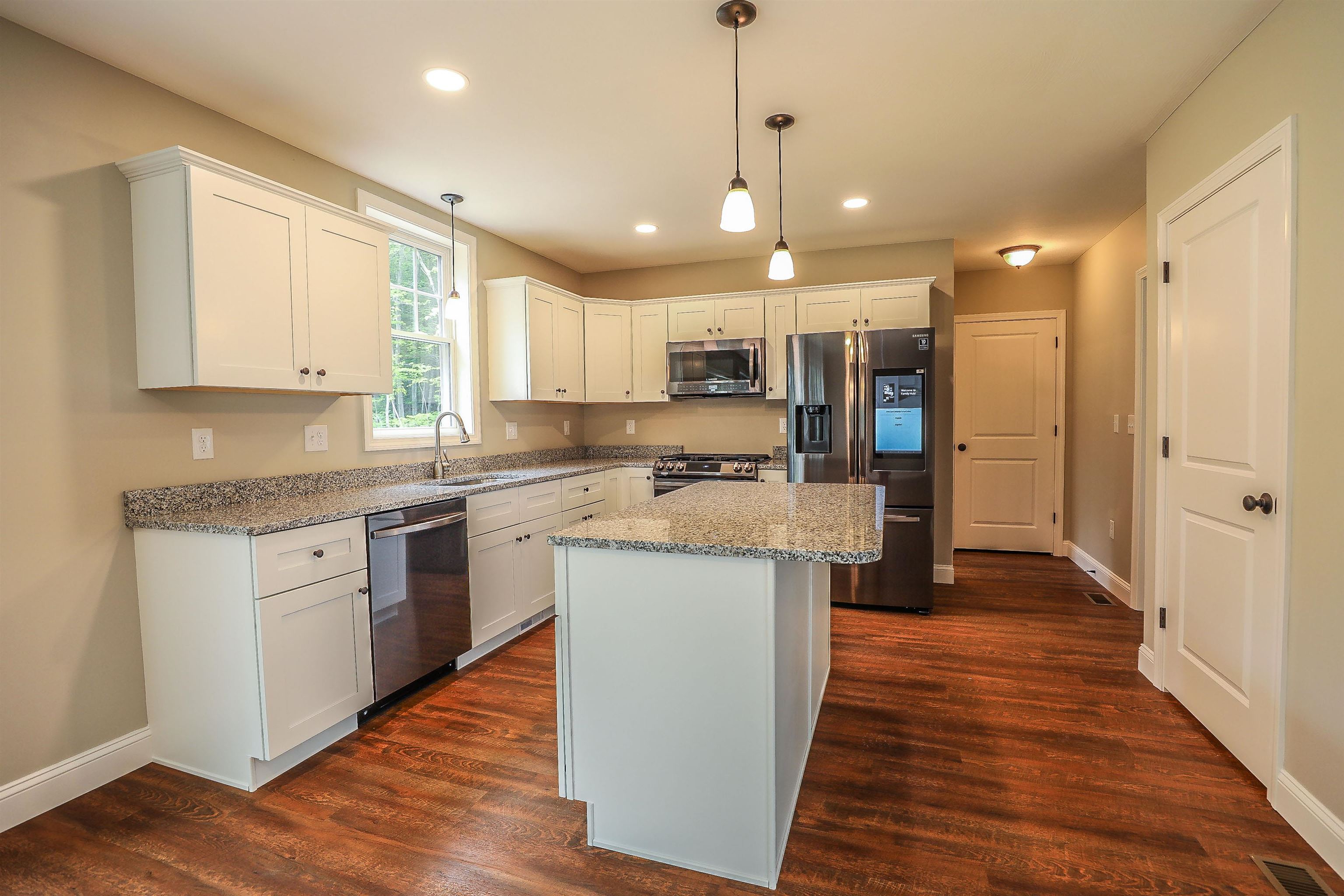 49 Kelmar Drive Rochester, NH 03867 - Photo 4 of 24 Gallery Image 4