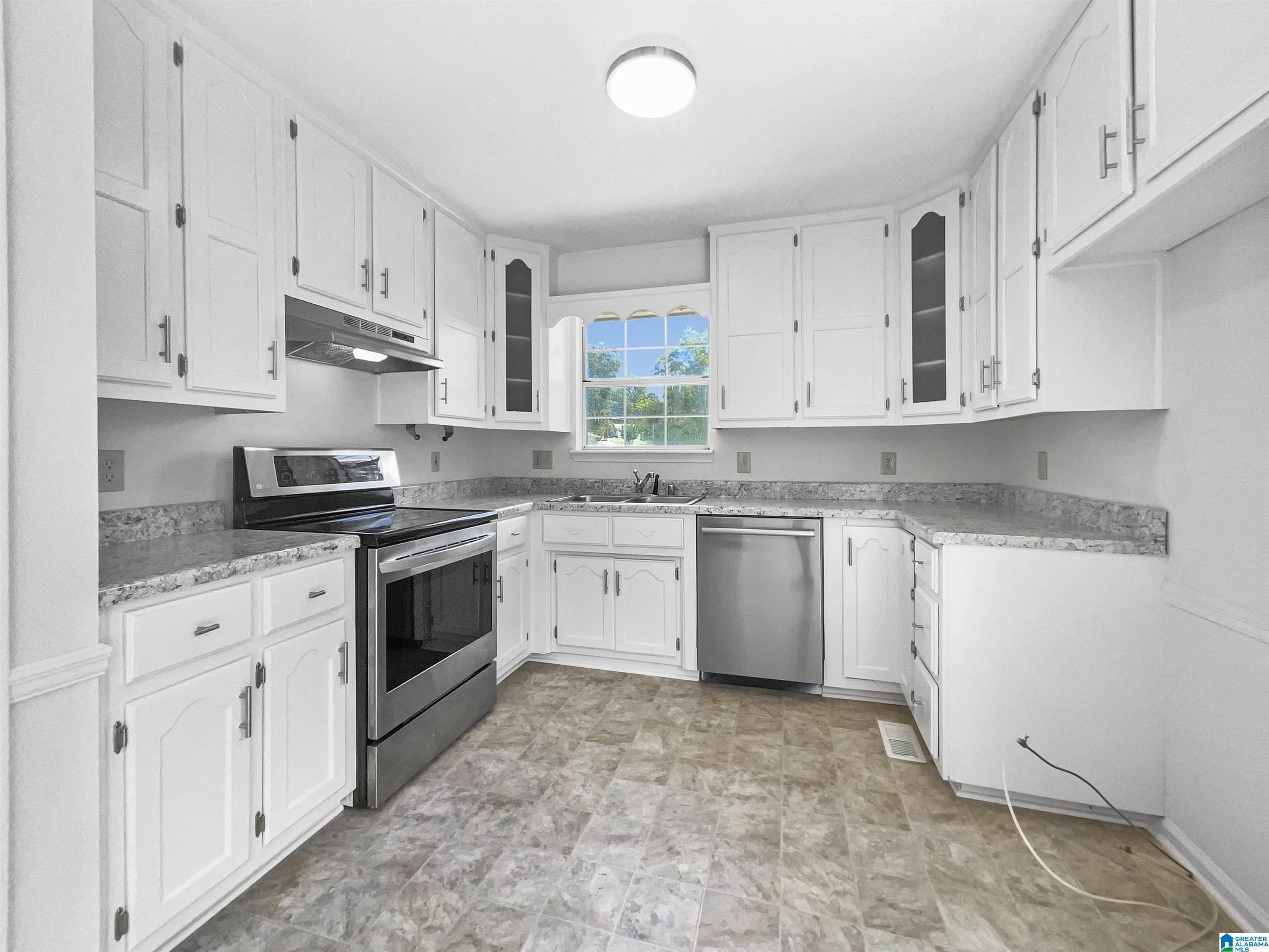 513 Kennedy Road Gardendale, AL 35071 - Photo 7 of 20