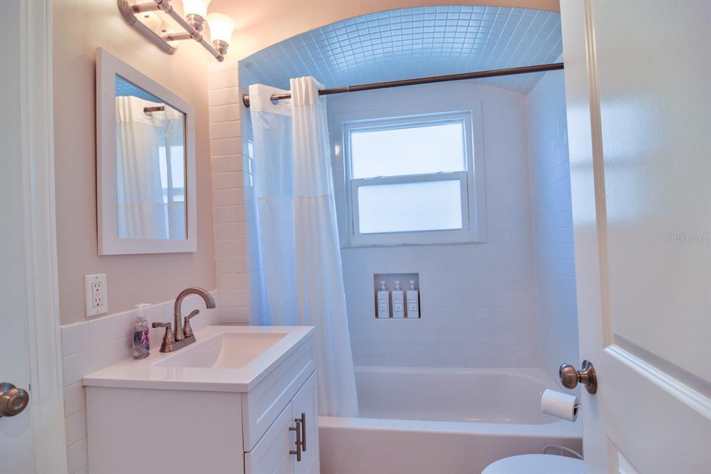 15565 Gulf Boulevard Redington Beach, FL 33708 - Photo 8 of 53