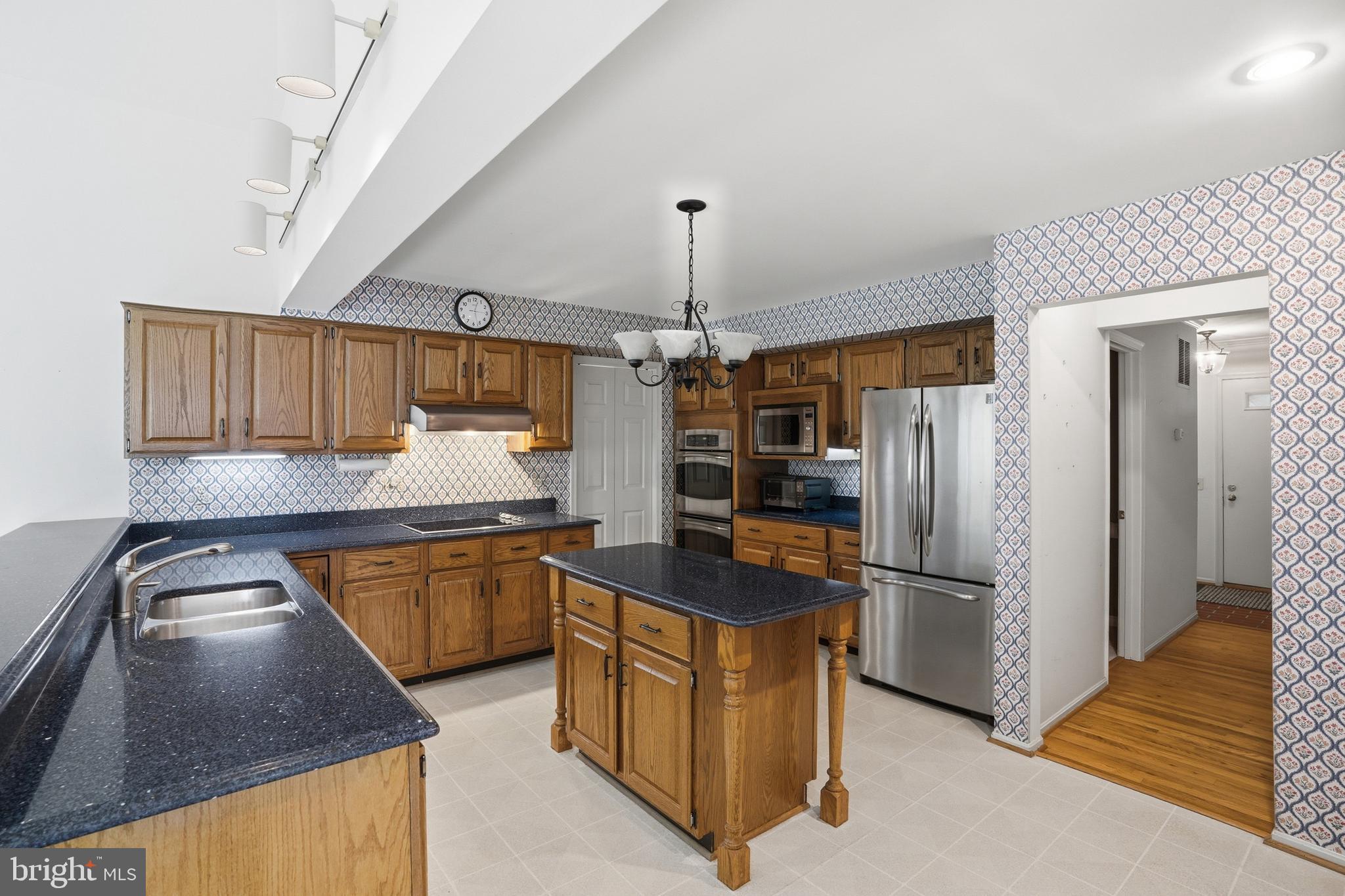 3901 Colonel Ellis Avenue Alexandria, VA 22304 - Photo 12 of 53