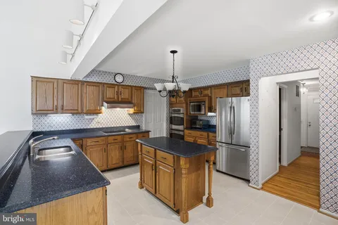 $1,299,988 | 3901 Colonel Ellis Avenue, Alexandria, VA 22304