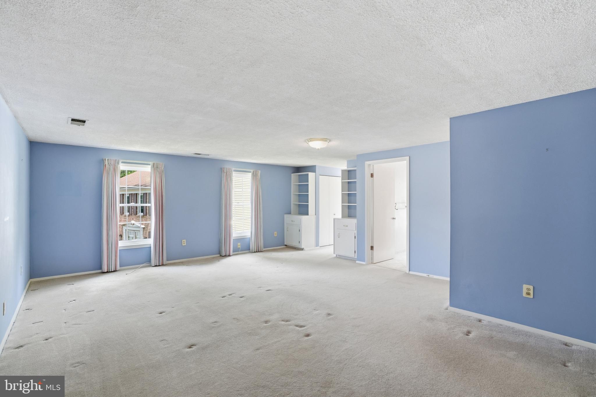 3901 Colonel Ellis Avenue Alexandria, VA 22304 - Photo 26 of 53 Primary suite
