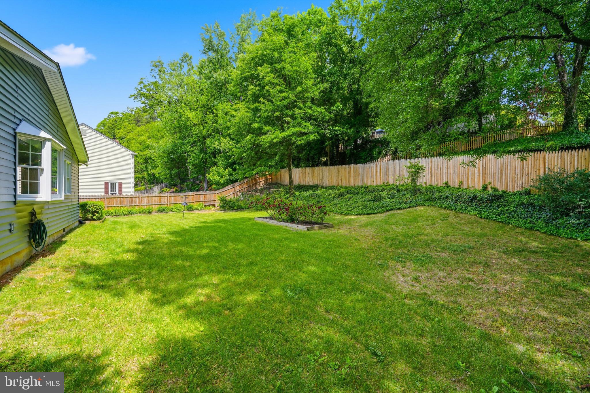 3901 Colonel Ellis Avenue Alexandria, VA 22304 - Photo 43 of 53 Amazing flat backyard!