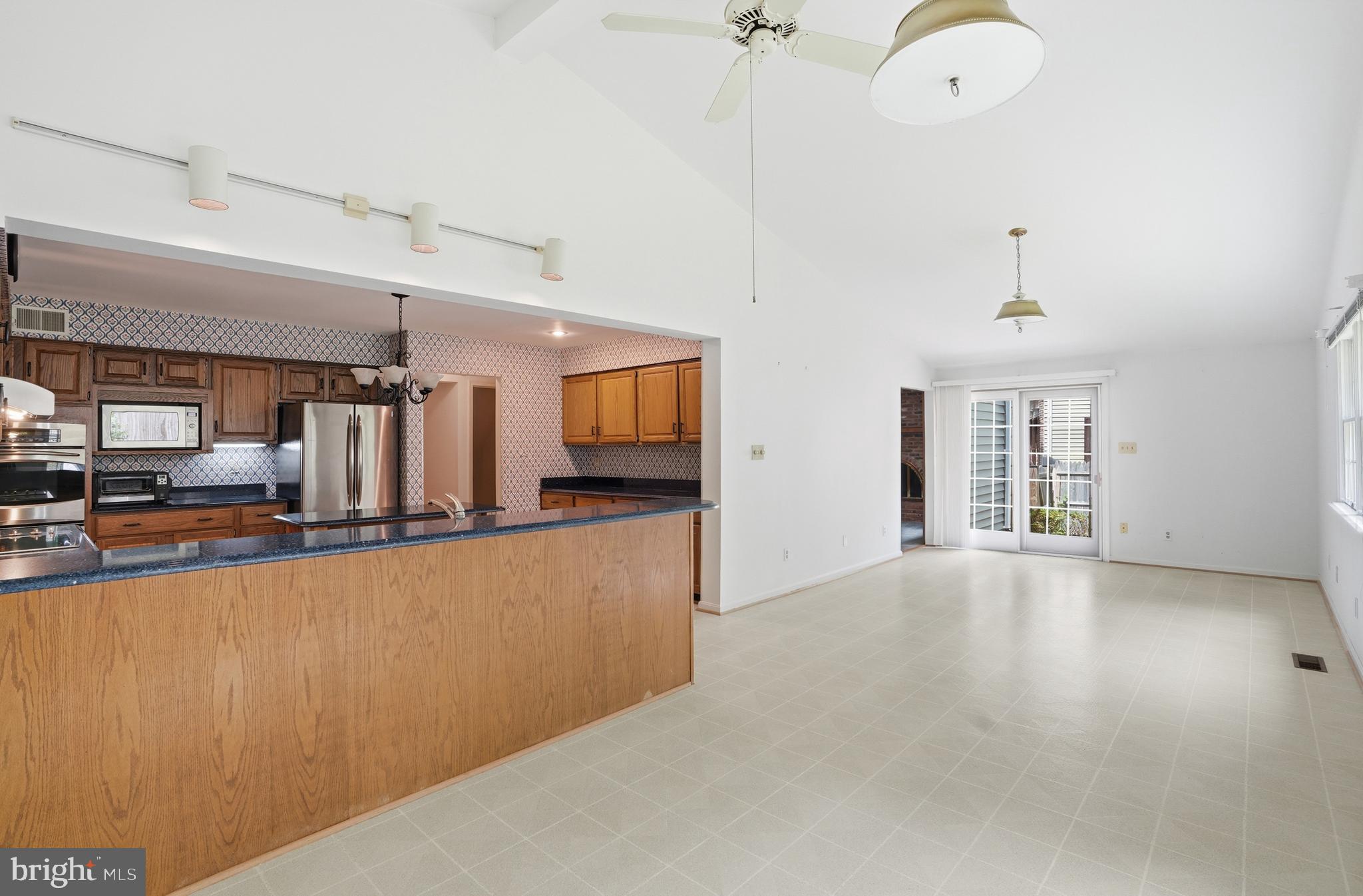 3901 Colonel Ellis Avenue Alexandria, VA 22304 - Photo 9 of 53