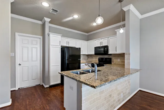 $2,000 | 1198 Jones-Butler Road, Unit 1402, College Station, TX 77840