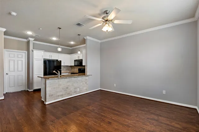 $2,000 | 1198 Jones-Butler Road, Unit 1402, College Station, TX 77840