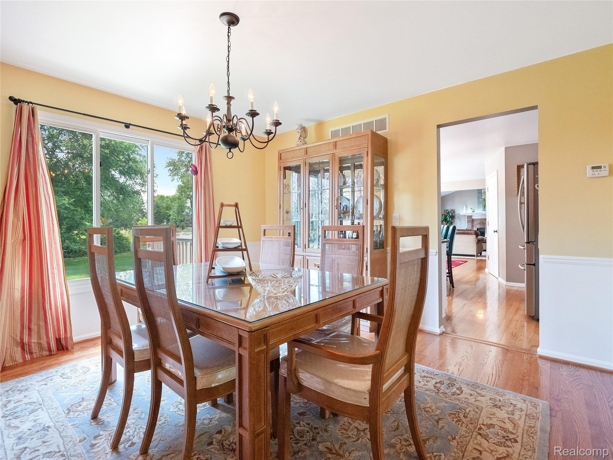 24417 Woodham Road Novi, MI 48374 - Photo 17 of 37 DINING ROOM