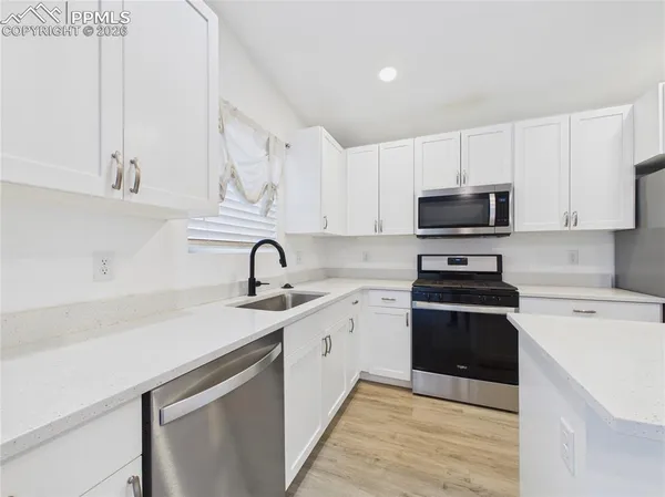 $290,000 | 1424 Rivers Run Avenue, Pueblo, CO 81001