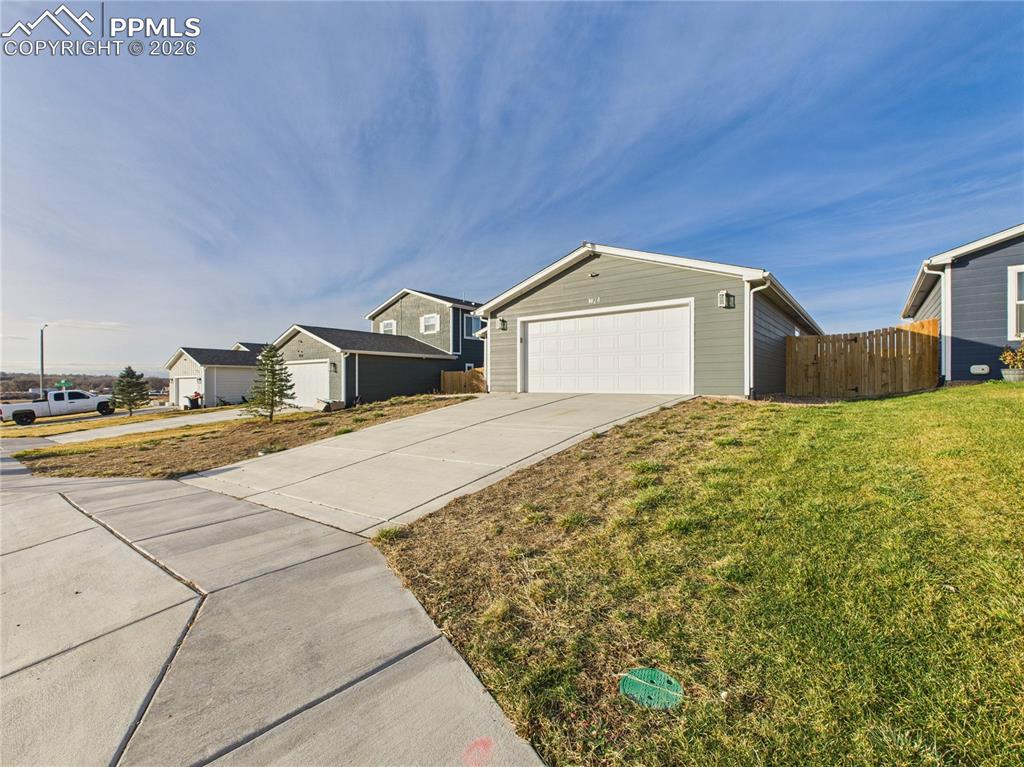 1424 Rivers Run Avenue Pueblo, CO 81001 - Photo 3 of 35