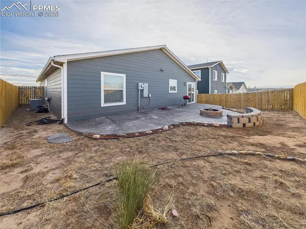 $290,000 | 1424 Rivers Run Avenue, Pueblo, CO 81001