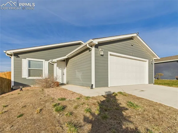 $290,000 | 1424 Rivers Run Avenue, Pueblo, CO 81001